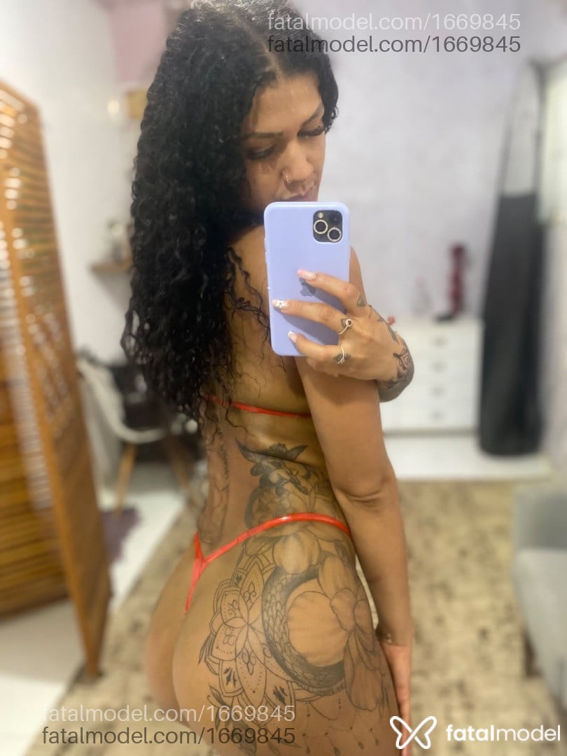 Acompanhante mulher ruiva (o) de olhos castanhos - Ariane vidal