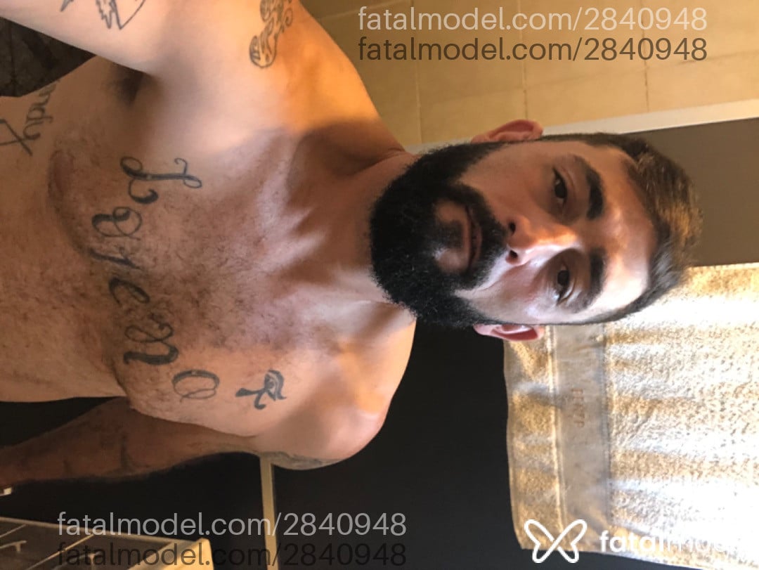 Acompanhante homem com cabelo castanho de olhos castanhos - Gabriel