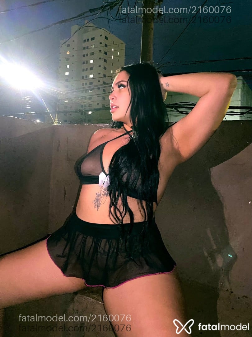 Acompanhante mulher morena (o) de olhos pretos - Alanna Reis