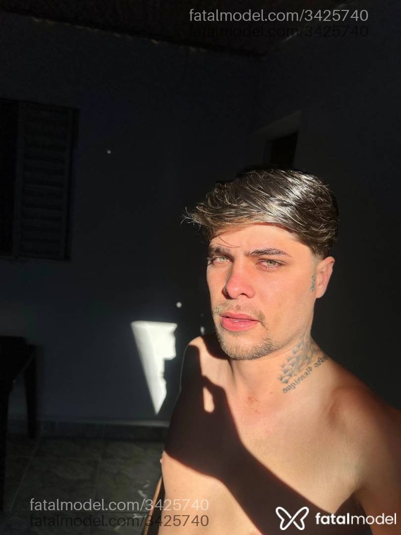 Acompanhante homem loira (o) de olhos verdes em Lagoa da Prata - Henrique
