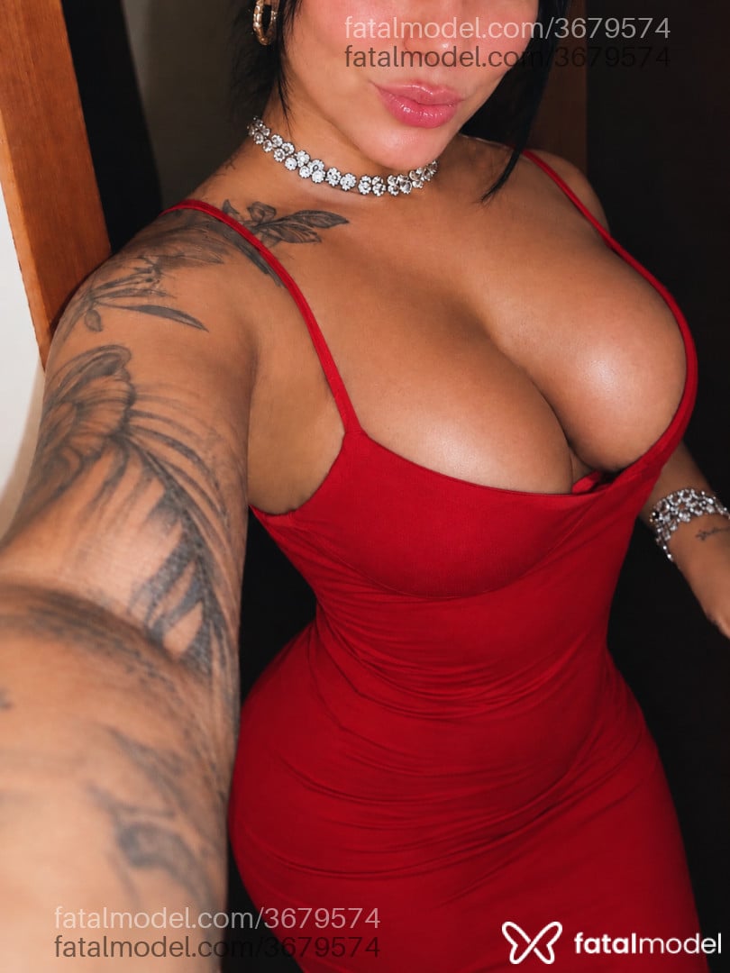 Acompanhante mulher morena (o) de olhos castanhos - Anitta