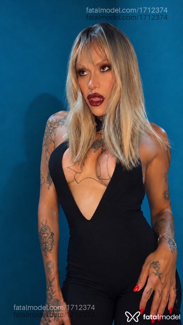 Acompanhante mulher trans ruiva (o) de olhos castanhos - Lala Lisa