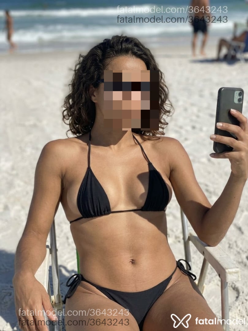Acompanhante mulher com cabelo castanho de olhos castanhos - Valentina