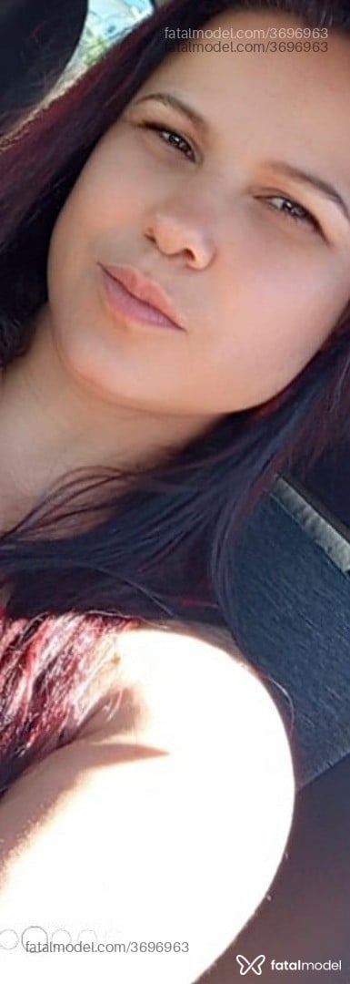 Acompanhante mulher com cabelo colorido de olhos castanhos - Ana Maria