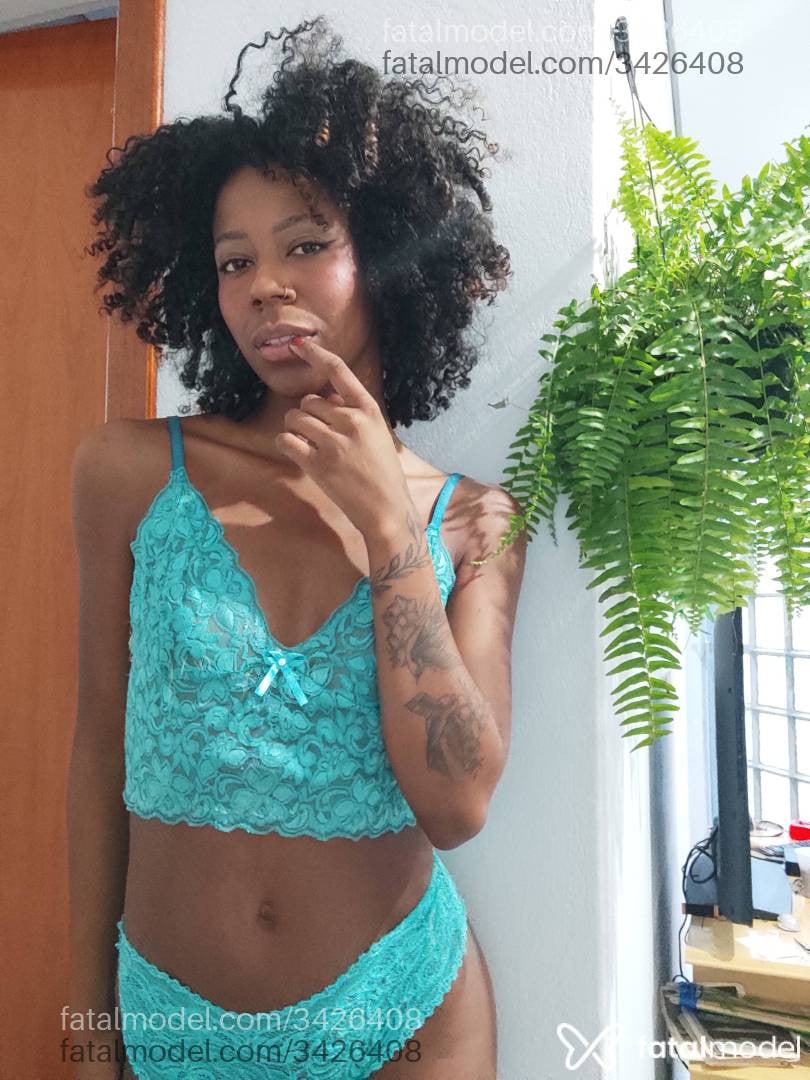 Acompanhante mulher com cabelo castanho de olhos castanhos em Brasília - Becky