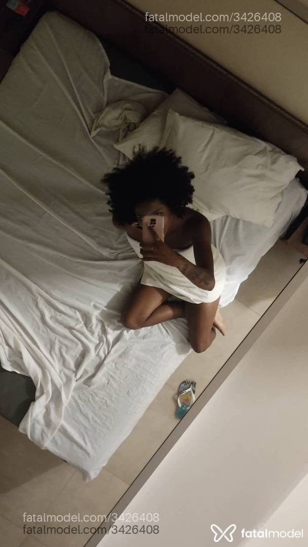 Acompanhante mulher com cabelo castanho de olhos castanhos em Brasília - Becky