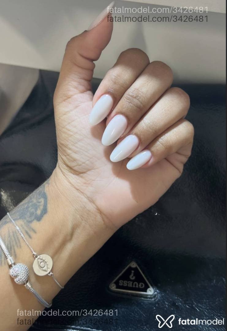 Acompanhante mulher morena (o) de olhos pretos - Jade Souza