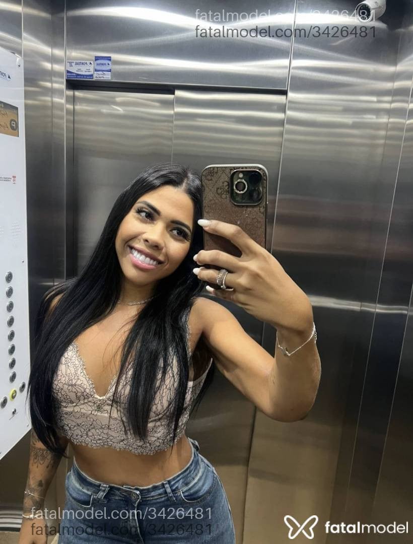 Acompanhante mulher morena (o) de olhos pretos - Jade Souza