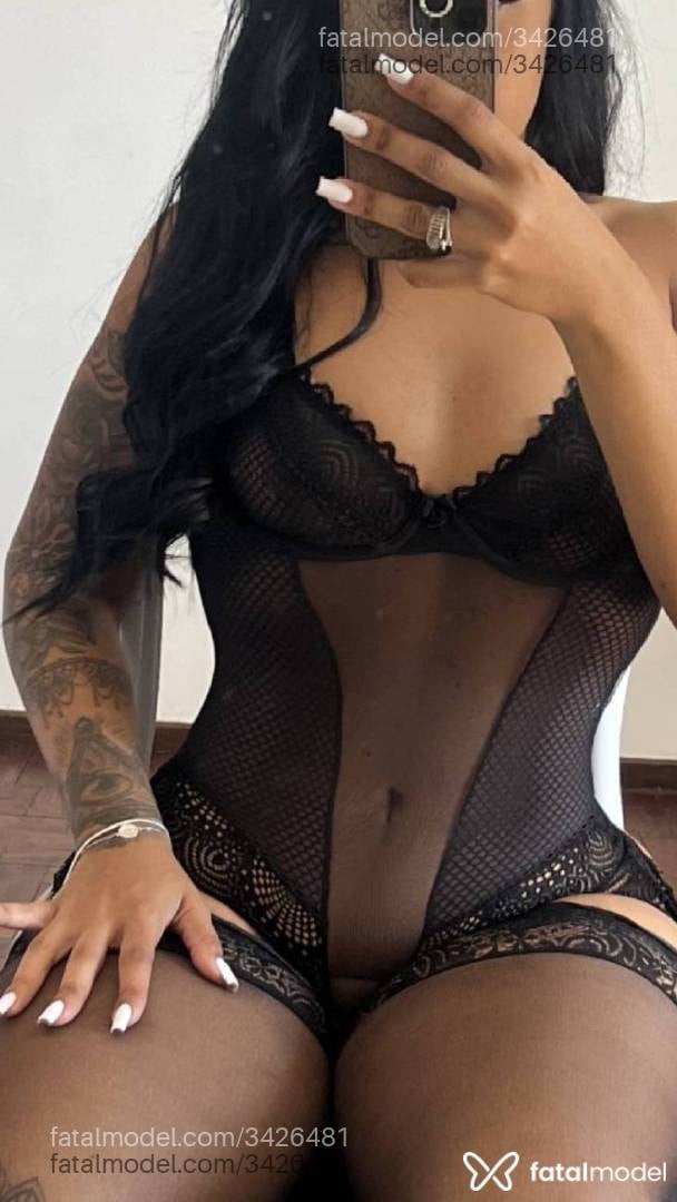 Acompanhante mulher morena (o) de olhos pretos - Jade Souza