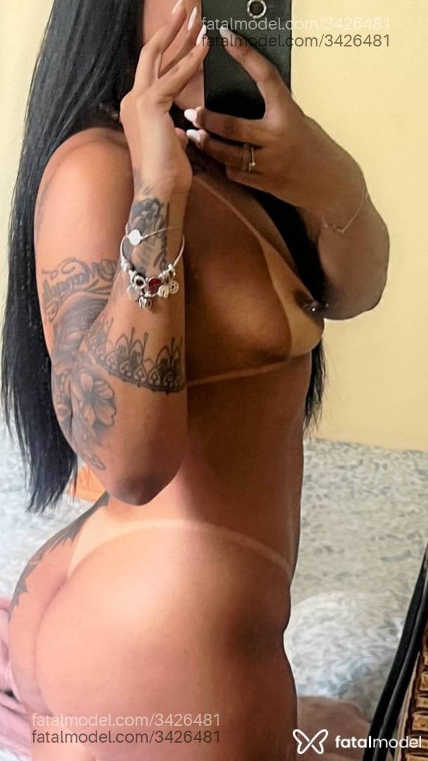 Acompanhante mulher morena (o) de olhos pretos - Jade Souza