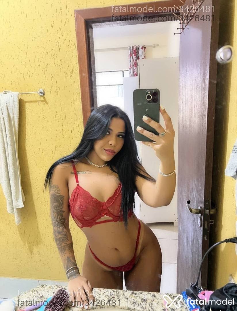 Acompanhante mulher morena (o) de olhos pretos - Jade Souza
