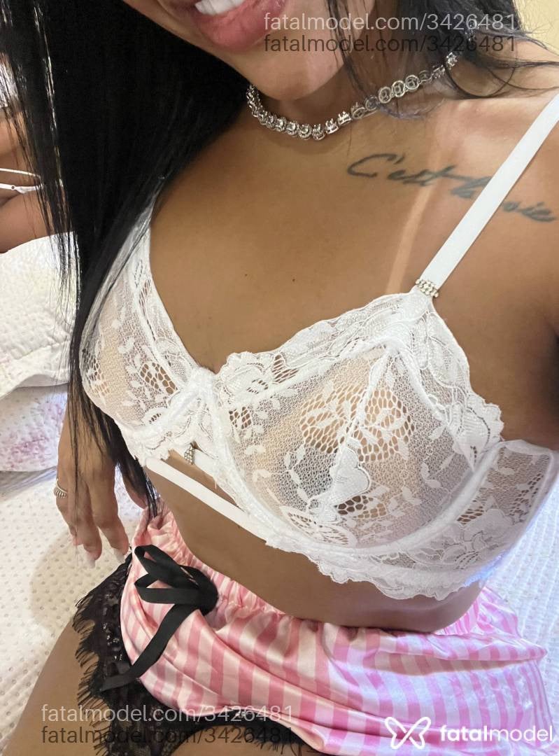 Acompanhante mulher morena (o) de olhos pretos - Jade Souza