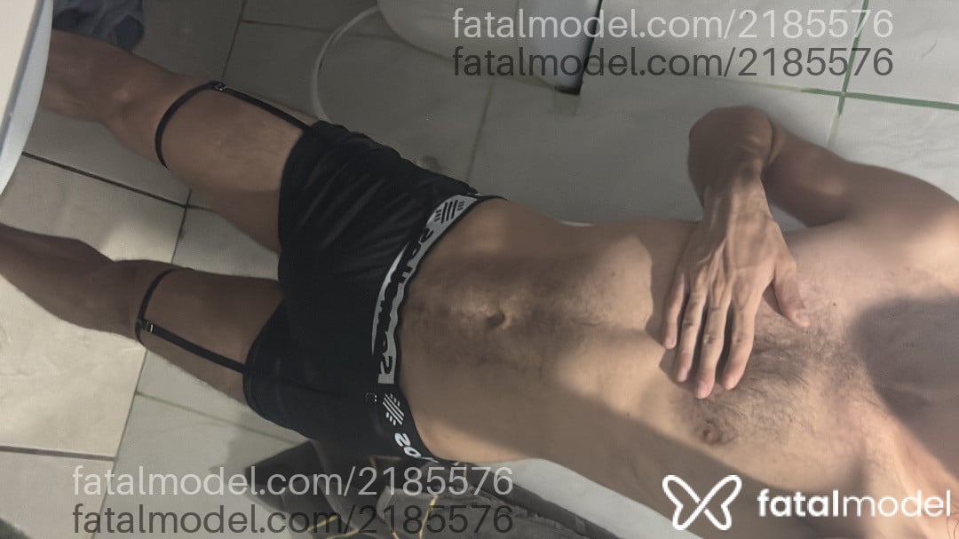 Acompanhante homem com cabelo castanho de olhos castanhos - Bruuno