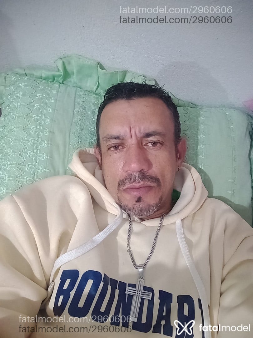 Acompanhante homem morena (o) de olhos castanhos - Xandy