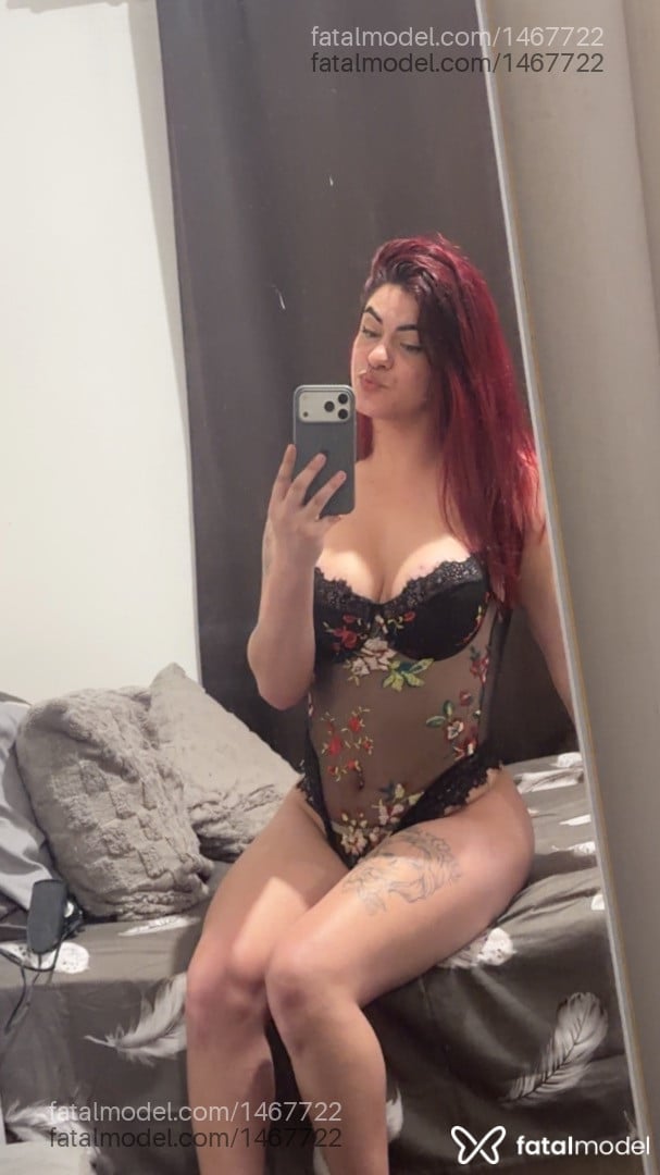 Acompanhante mulher trans com cabelo castanho de olhos castanhos - Laís Santini
