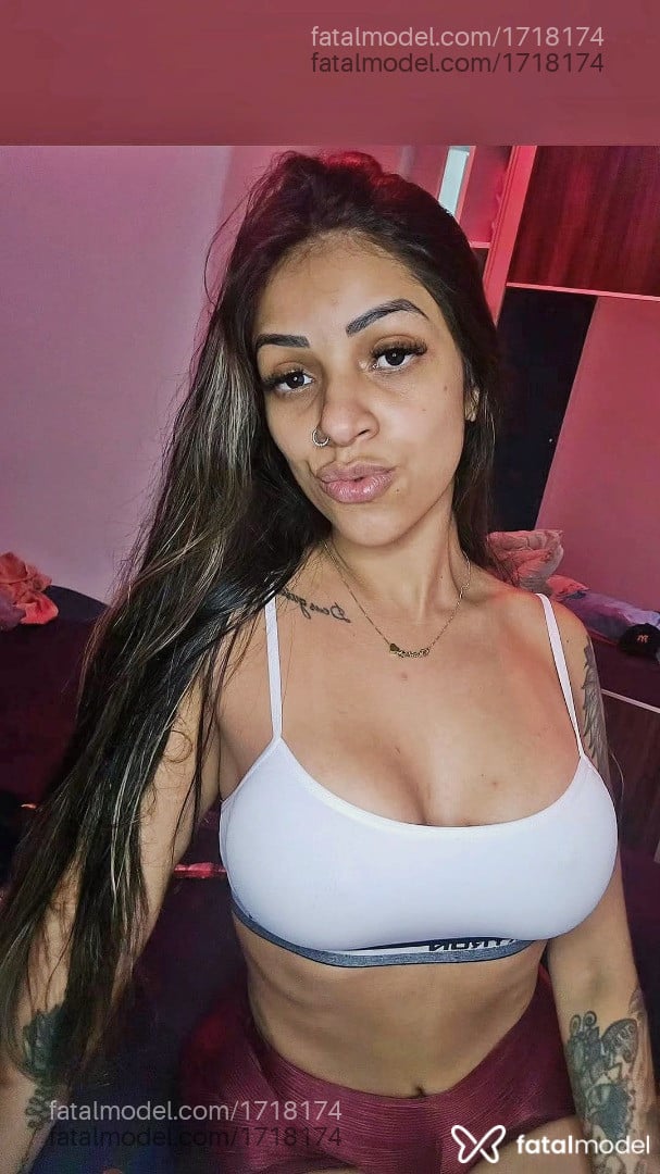 Acompanhante mulher com cabelo castanho de olhos castanhos - Alanahot