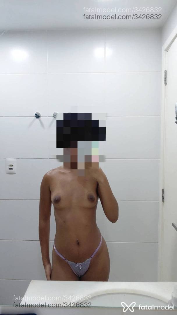 Acompanhante mulher morena (o) de olhos castanhos - Gabriella