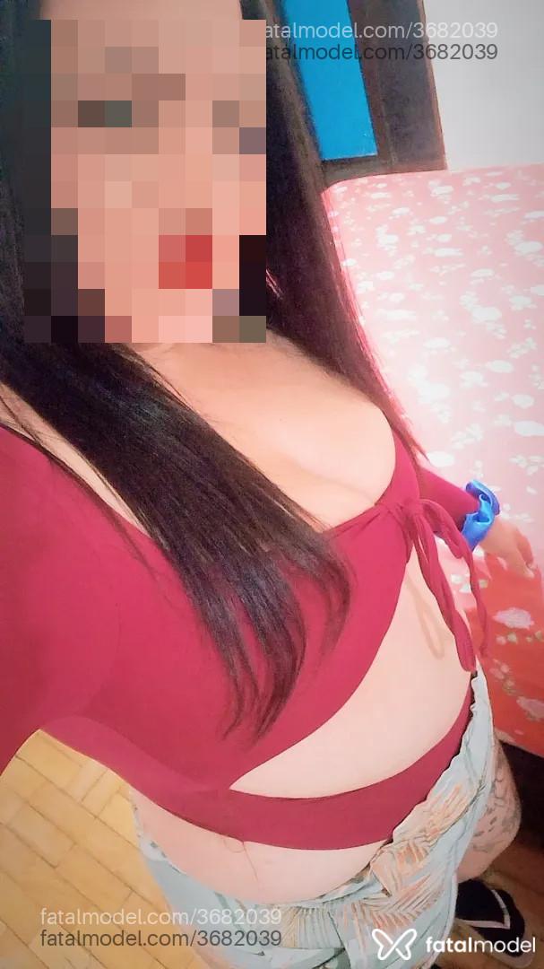 Acompanhante mulher com cabelo castanho de olhos castanhos - Raissa