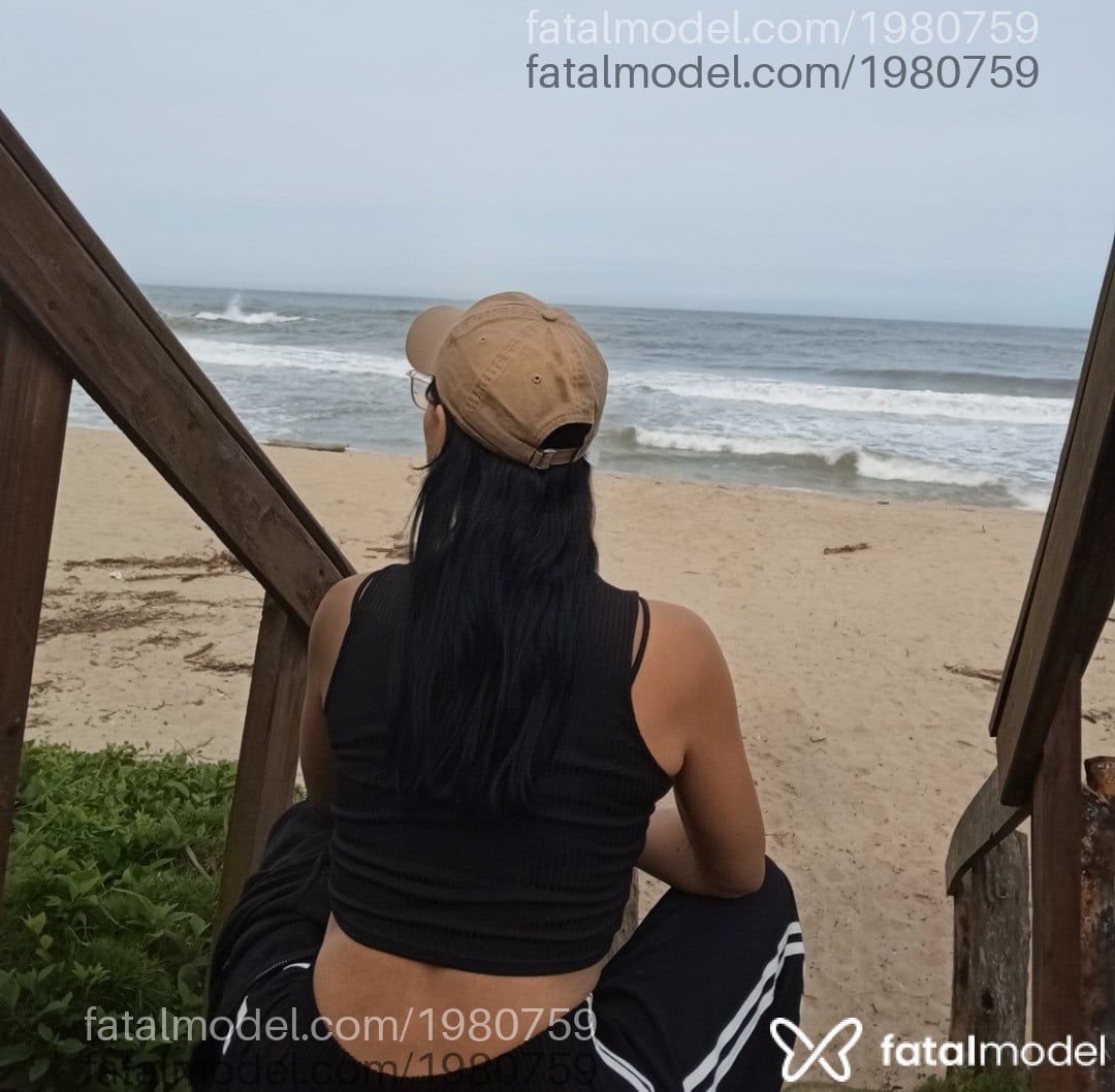 Acompanhante mulher morena (o) de olhos castanhos - Renata
