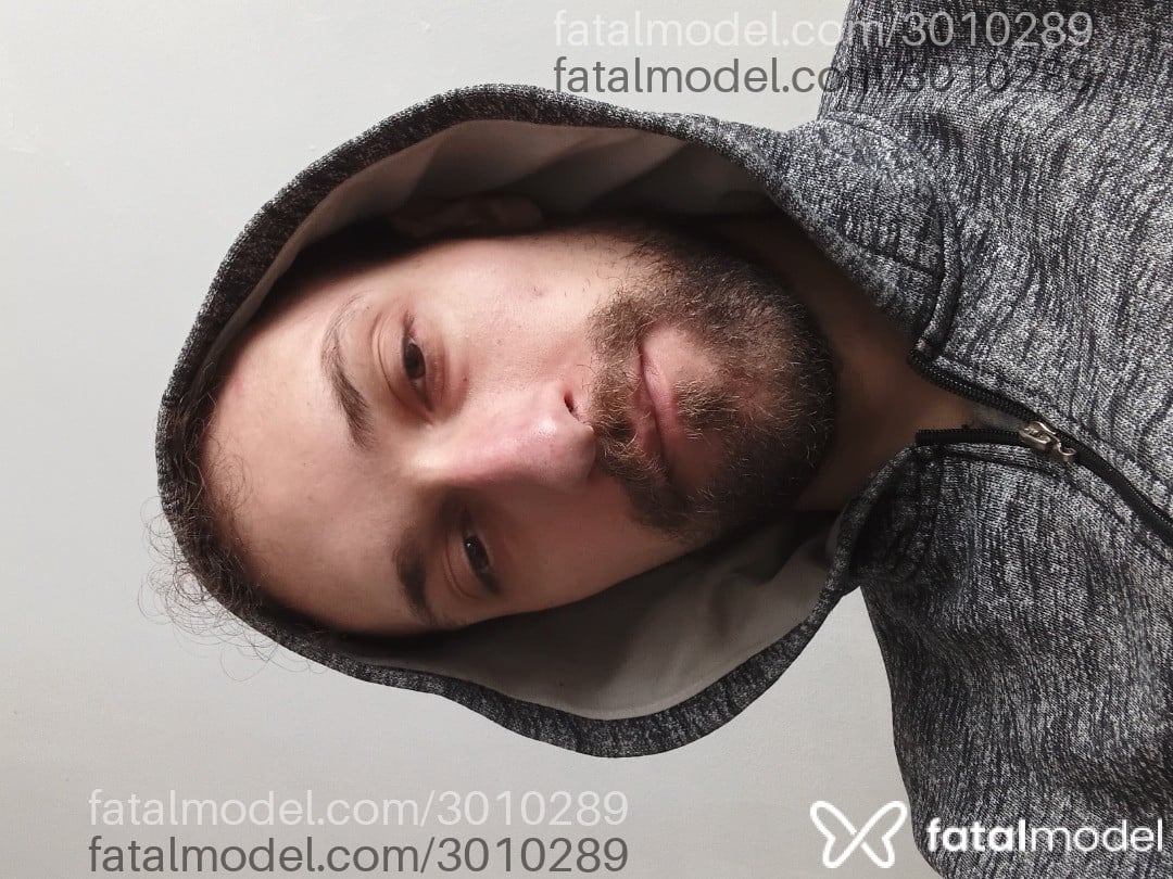 Acompanhante homem loira (o) de olhos castanhos - Thiago
