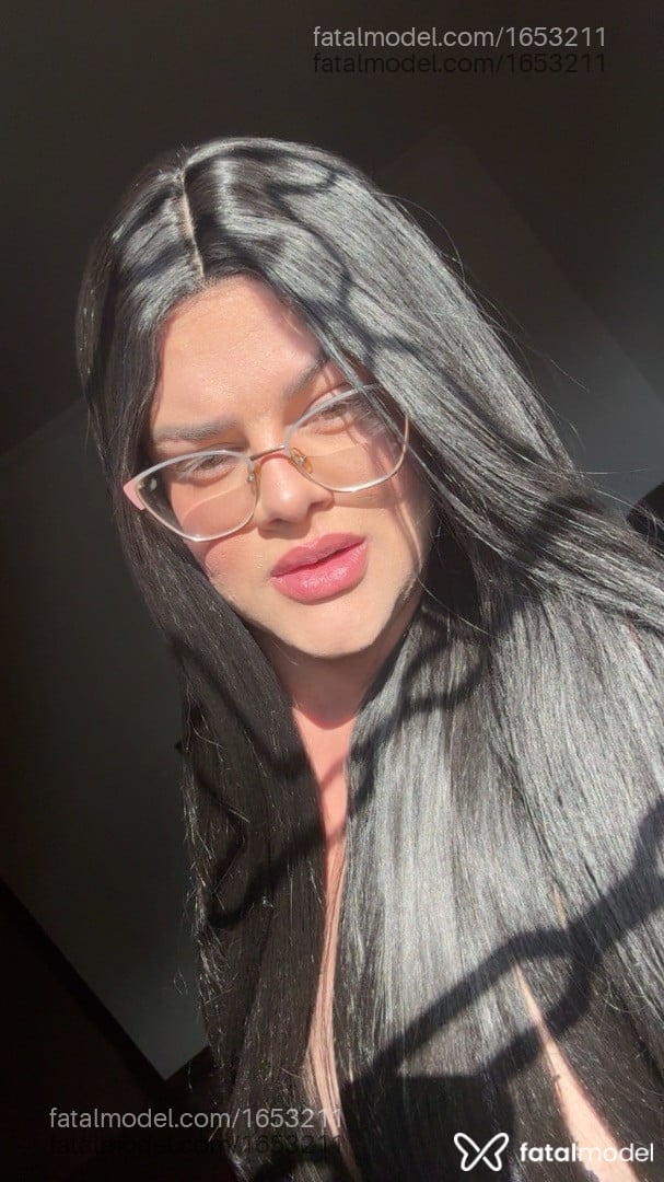 Acompanhante mulher trans morena (o) de olhos castanhos - Rebeca Aquiles