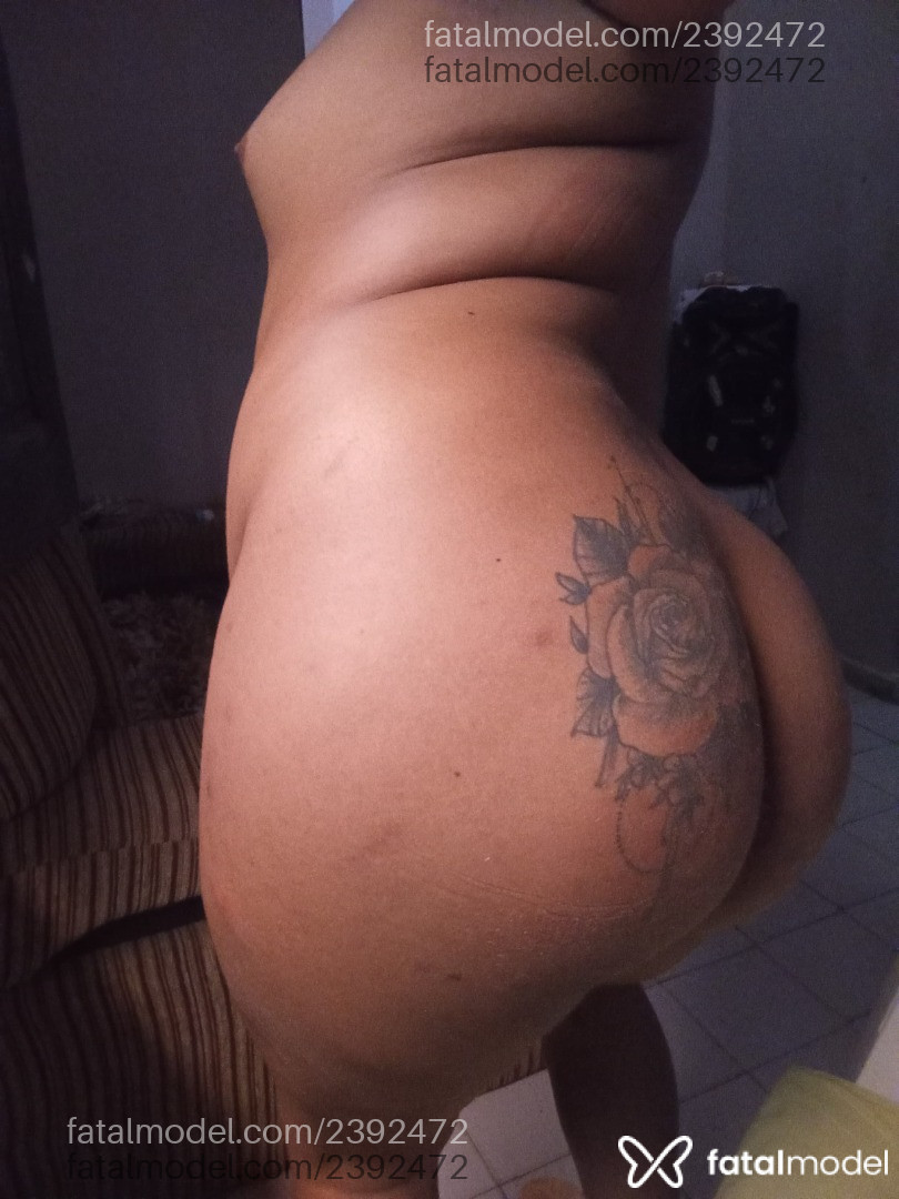 Acompanhante mulher trans morena (o) de olhos castanhos - Lara Araujo
