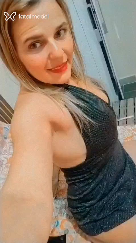 Acompanhante mulher loira (o) de olhos mel - Bruna Becker