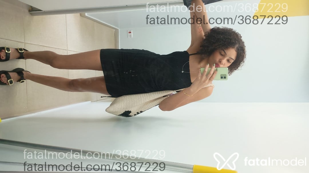 Acompanhante mulher morena (o) de olhos castanhos - Dokinha