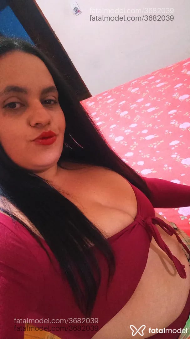 Acompanhante mulher com cabelo castanho de olhos castanhos - Raissa