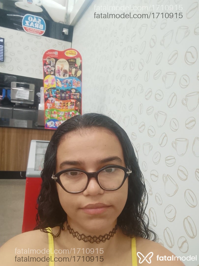 Acompanhante mulher com cabelo castanho de olhos castanhos - Gabi