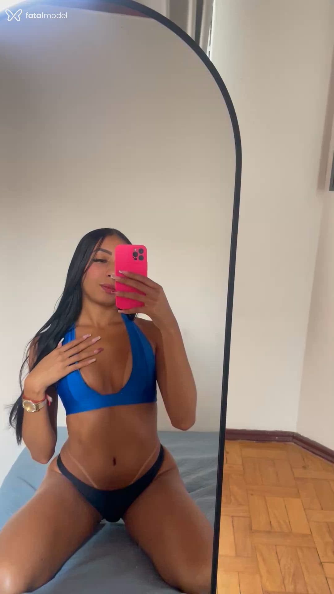 Acompanhante mulher morena (o) de olhos pretos - Rebecca