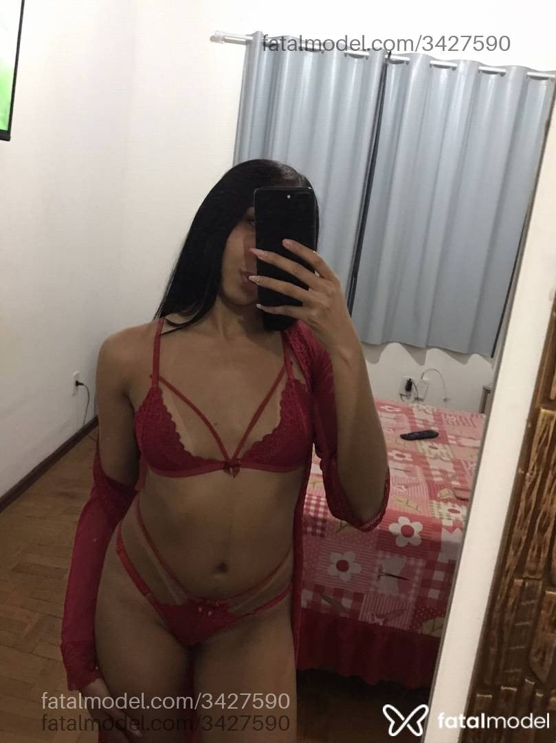 Acompanhante mulher morena (o) de olhos pretos - Rebecca