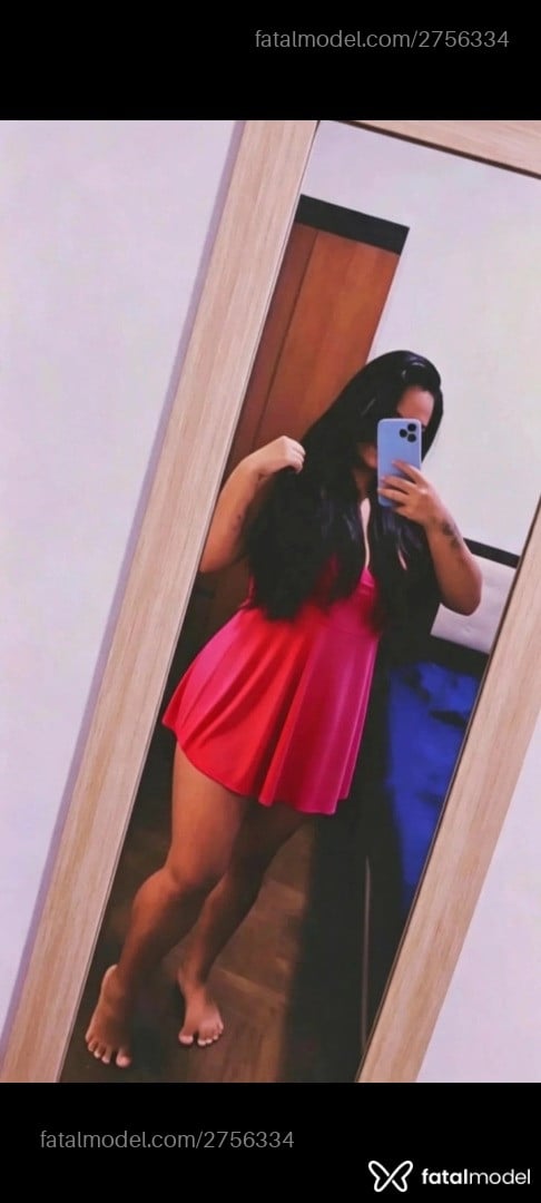 Acompanhante mulher com cabelo castanho de olhos castanhos - Bia