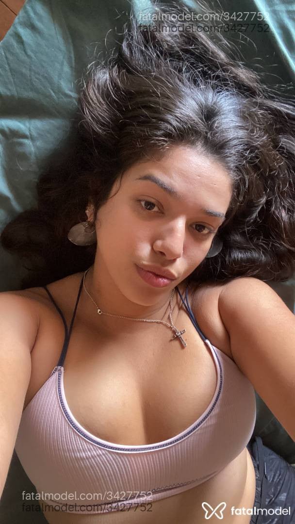 Acompanhante mulher morena (o) de olhos castanhos - Fernanda