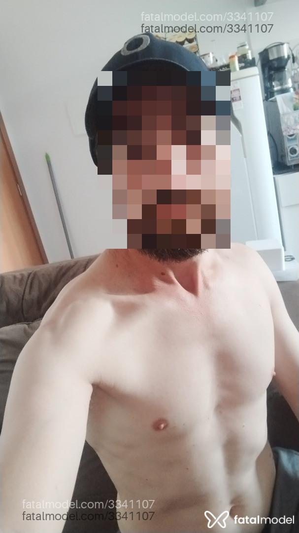 Acompanhante homem com cabelo castanho de olhos verdes - Hernandes