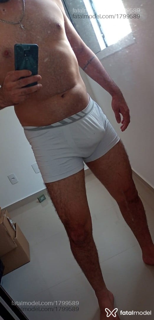 Acompanhante homem morena (o) de olhos castanhos - Henrique