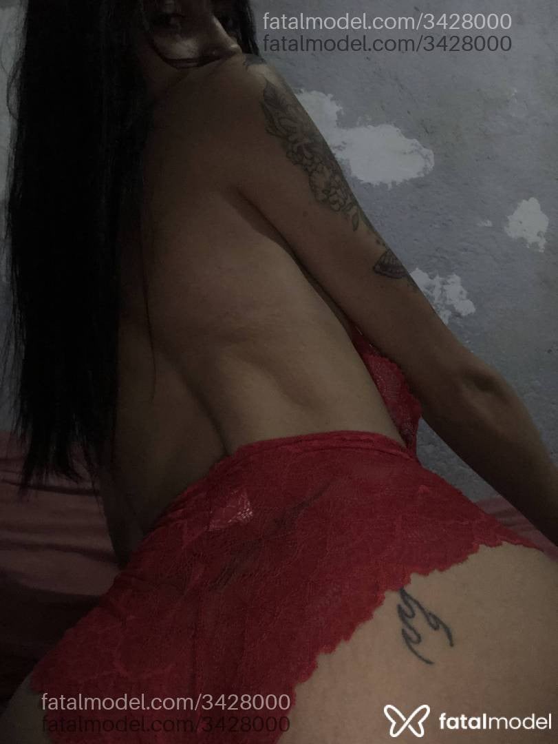 Acompanhante mulher morena (o) de olhos castanhos - Liz Hellena