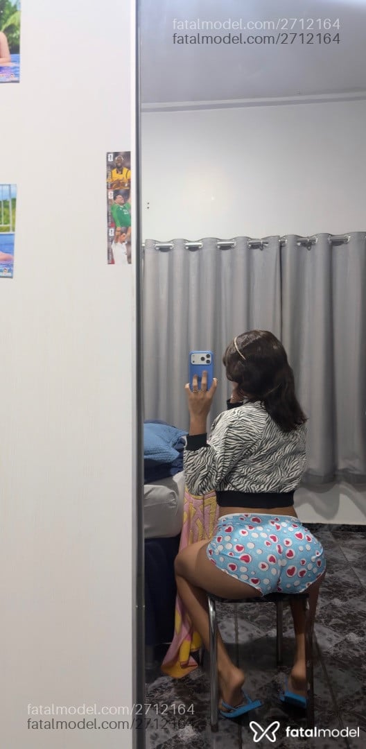 Acompanhante mulher trans com cabelo castanho de olhos castanhos - Welyda Dávila