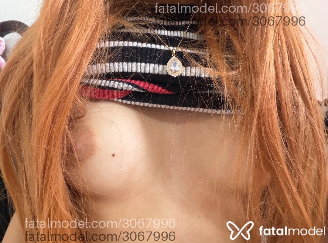 Acompanhante mulher ruiva (o) de olhos castanhos - Siena