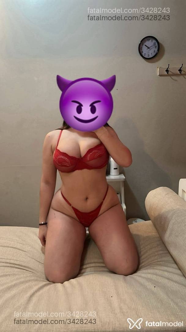 Acompanhante mulher com cabelo castanho de olhos castanhos - Lorena