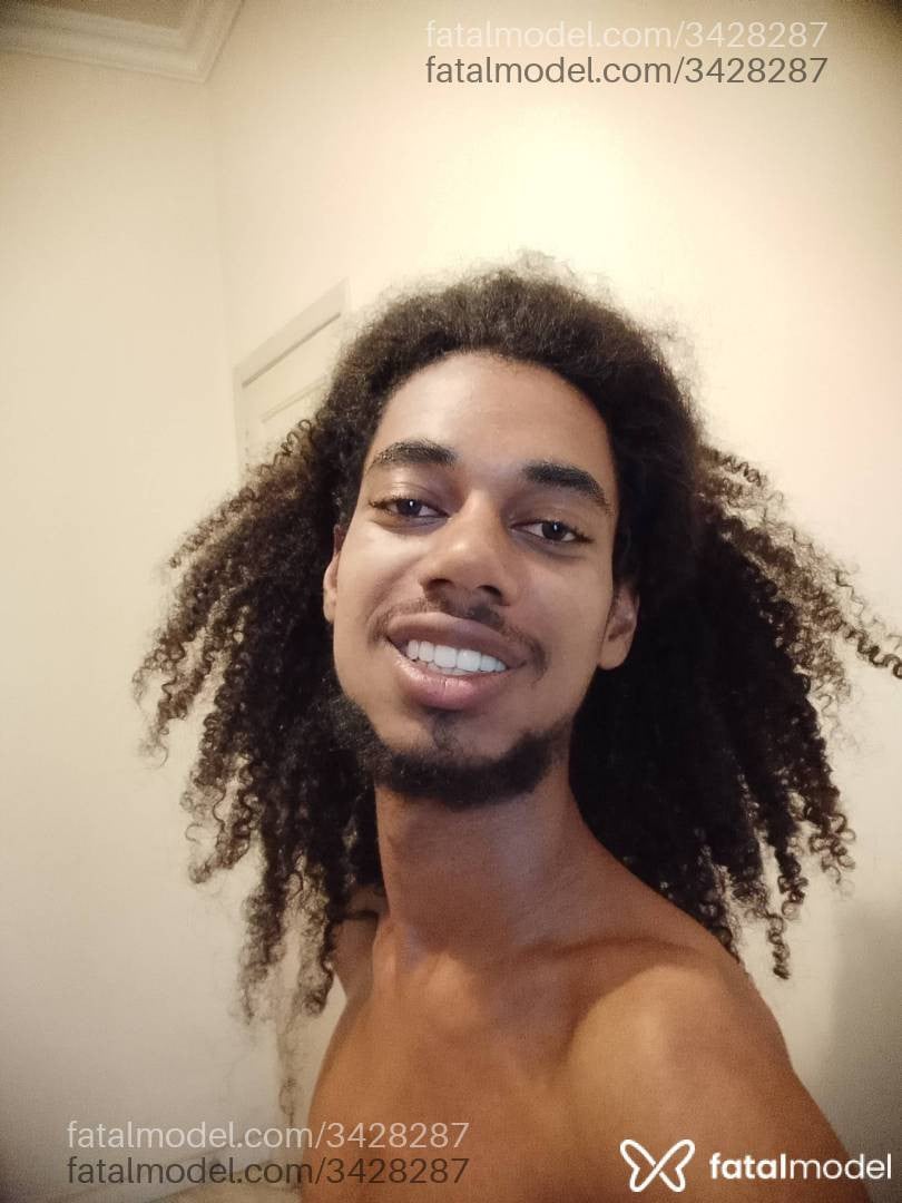 Acompanhante homem com cabelo castanho de olhos castanhos em Belo Horizonte - Pedrinho