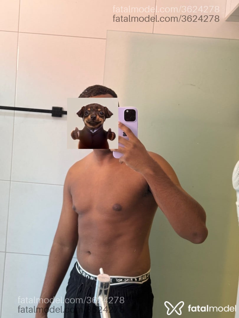 Acompanhante homem morena (o) de olhos pretos - Junior