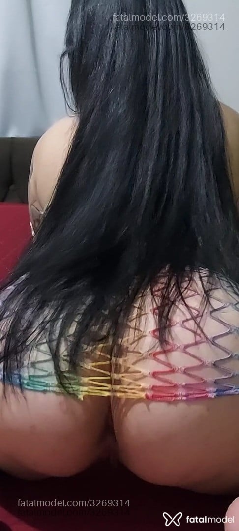 Acompanhante mulher morena (o) de olhos verdes - Clara Sofia