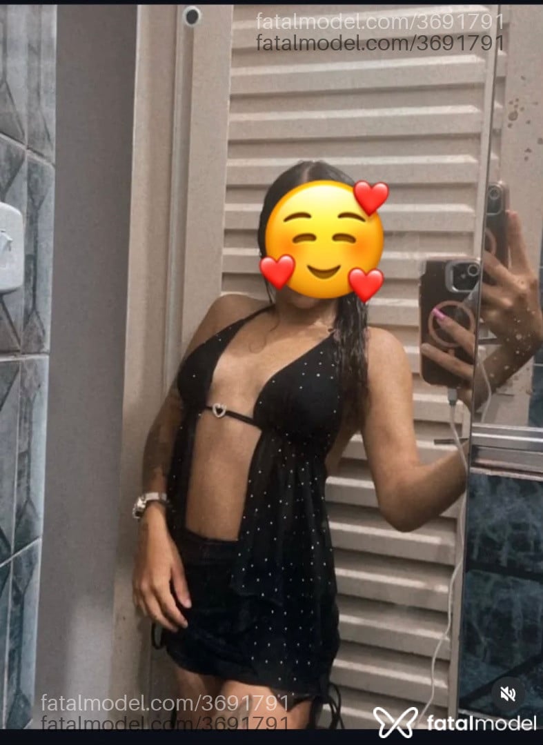 Acompanhante mulher ruiva (o) de olhos castanhos - Jhenny