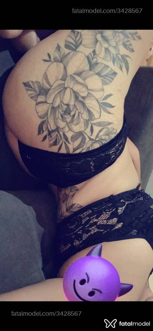 Acompanhante mulher morena (o) de olhos pretos - Cecília