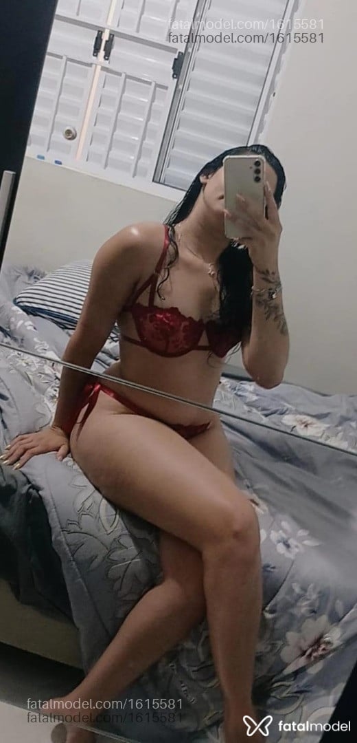 Acompanhante mulher morena (o) de olhos castanhos - Lívia costa
