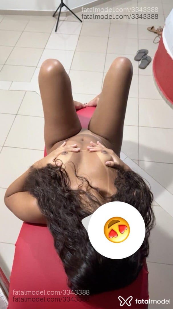 Acompanhante mulher com cabelo castanho de olhos castanhos - Danielly