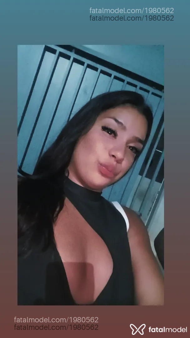 Acompanhante mulher trans com cabelo castanho de olhos castanhos - Maria Eduarda