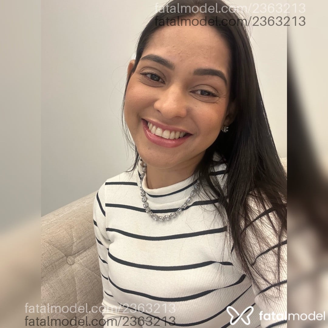 Acompanhante mulher morena (o) de olhos pretos - Letícia