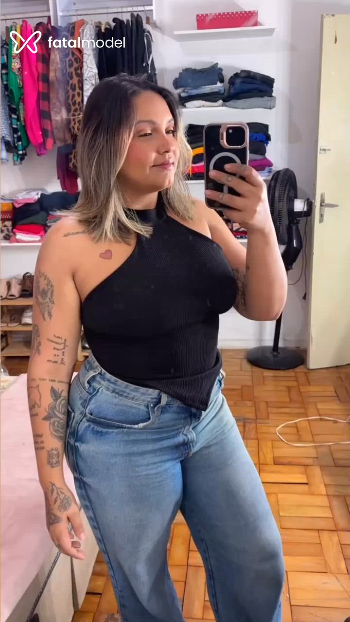 Acompanhante mulher loira (o) de olhos castanhos - Bárbara Lemos